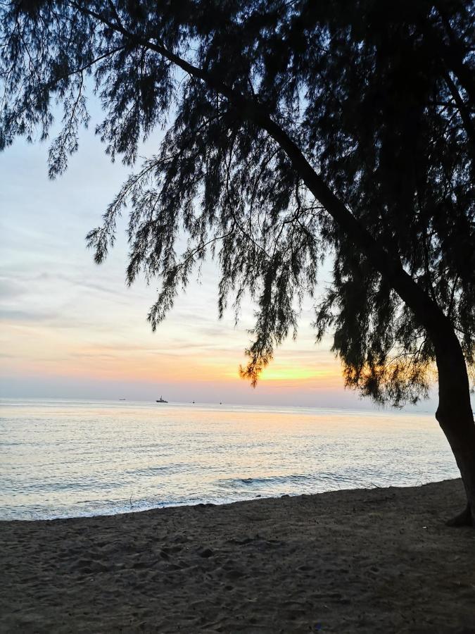 Riviera Bay Condominium, Tanjung Kling Kampong Lereh Luaran gambar